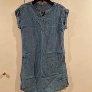 Vineyard Vines denim dress